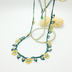 【受注生産】手編みの小さなお花のネックレス/green gold 2枚目の画像