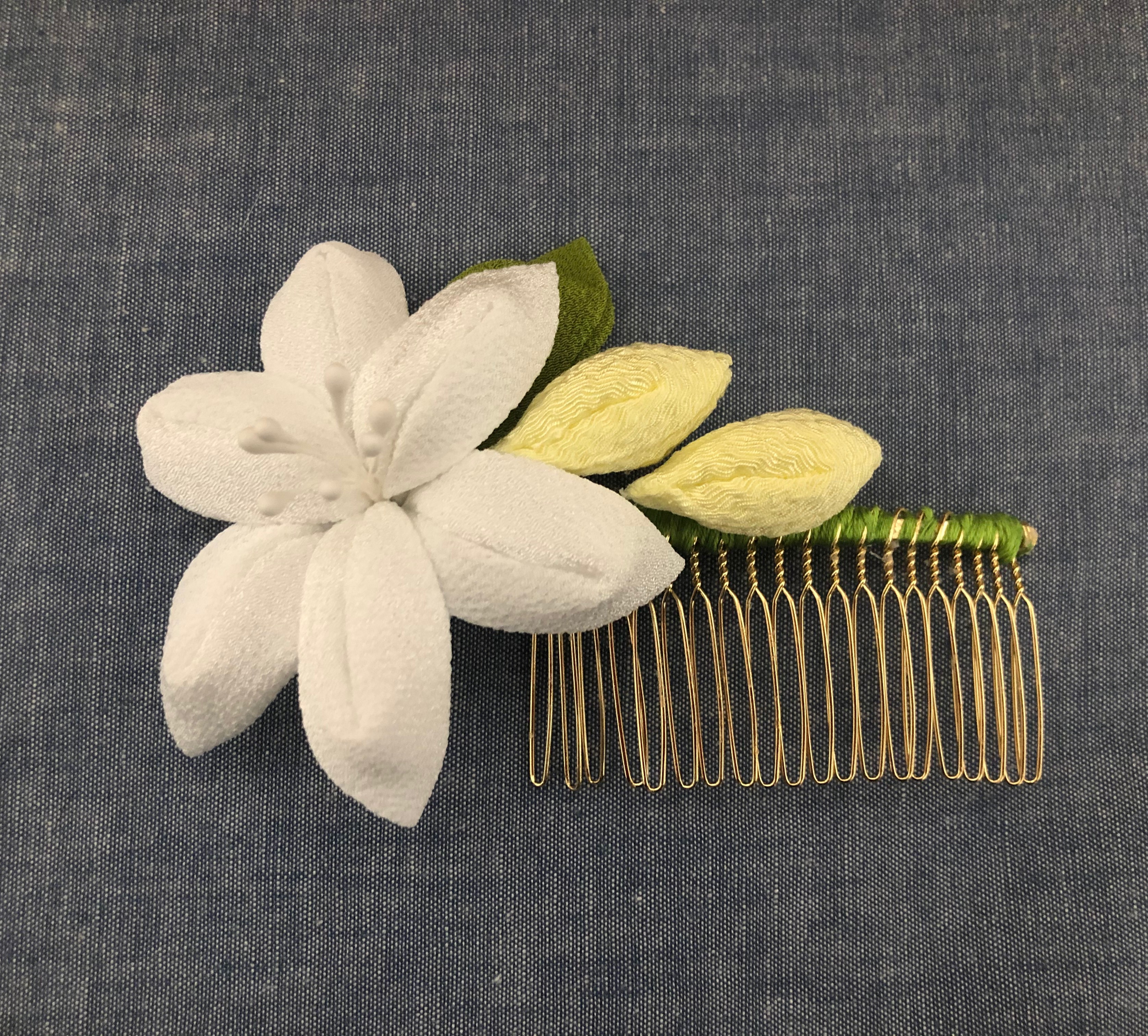 百合のヘアコーム