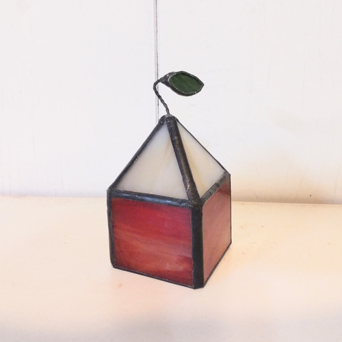 ステンドグラスのインテリア雑貨☆ミニハウス☆赤と白 その他置物 あか