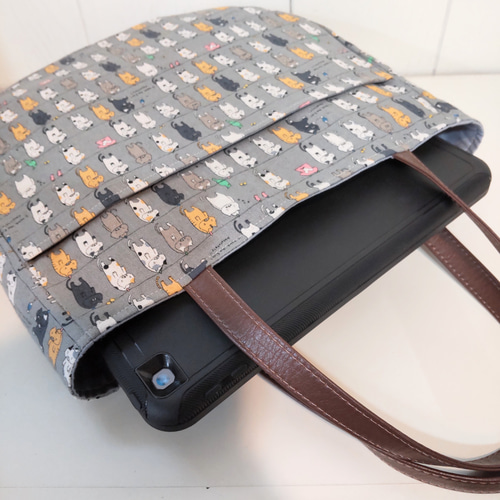 トートバックタブレットも入ります。 www.alberobello.se