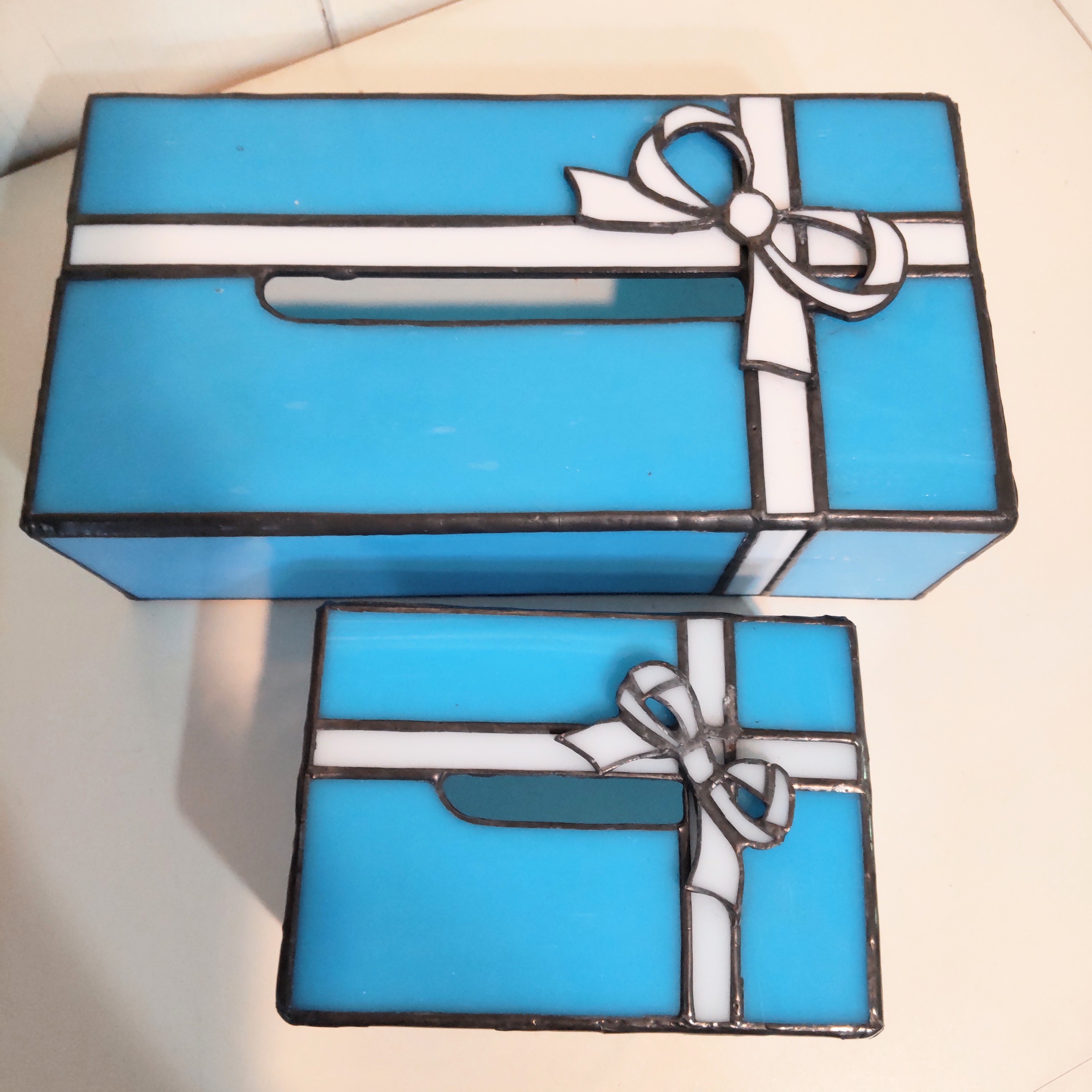 プレゼントみたいなステンドグラス製ティッシュケースカバー 大小2つ 13,140円