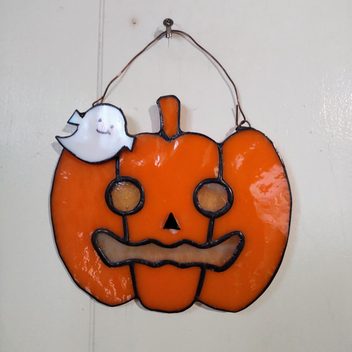 壁掛けステンドグラスパネル かわいいハロウィンのカボチャ
