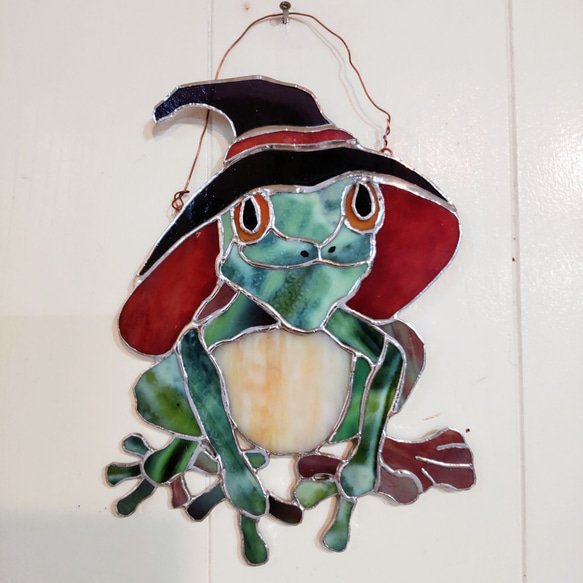 壁掛けステンドグラスパネル カエルの魔法使い 1枚目の画像