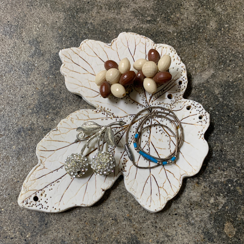 楽天市場】陶芸 作品 オブジェの通販 陶器製穴あきデザイン ライト