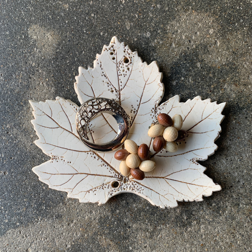 オクラ葉・いのちのきおくシリーズ」小皿、アクセサリー置き皿、陶磁器