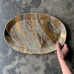 「アンティークゴールドのオーバル皿」大皿、長皿、卵形、長円形、楕円形、鉄釉、金彩、ドット、波形ー 送料無料 4枚目の画像
