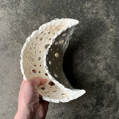 三日月Crescent Moon〜はちすシリーズ」オブジェ、壁掛けとして、照明