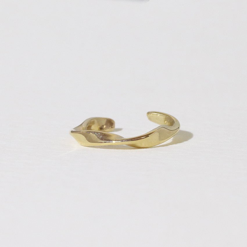 k10　イヤカフ　イヤーカフ　ねじり　ツイスト　ひねり　可愛い　オシャレ　ノンホールピアス