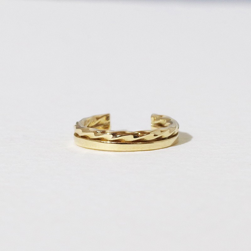 k10　イヤカフ　イヤーカフ　ねじり　ひねり　2層　ウエーブ　シンプル　可愛い　オシャレ　ノンホールピアス 12,320円