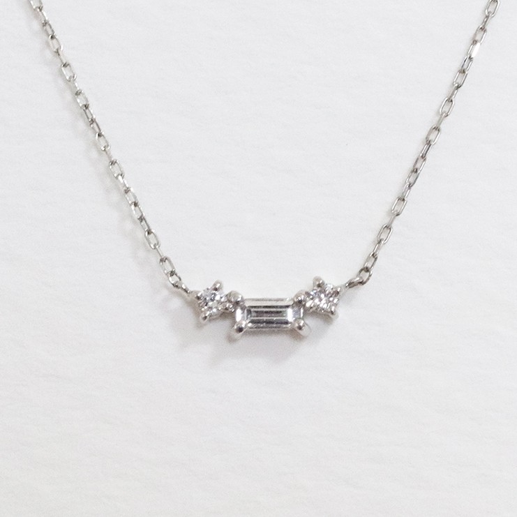 Pt900 プラチナ バゲット 天然ダイヤネックレス 0.06ct