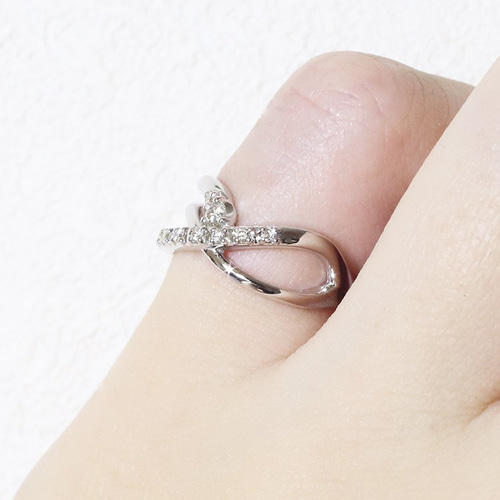 プラチナ ダイヤモンドクロスデザインリング ☆0.20ct☆✨クロスダイヤモンドプラチナリング 指輪