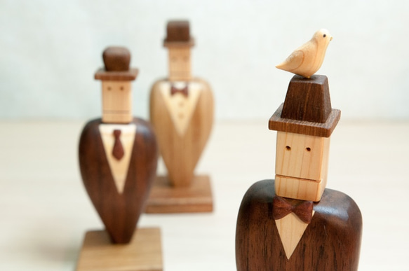 木工インテリア♡鳩と帽子とジェントルマン 1枚目の画像
