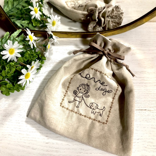 名入れ可》女の子と犬 刺繍 巾着袋 ポーチ kukuchecko 通販
