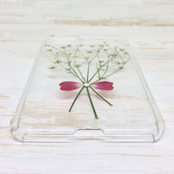 【送料無料】押し花iPhoneケース＊かすみ草とバラのリボンブーケ＊綺麗で可愛い本物のお花のハンドメイドスマホケース 3枚目の画像