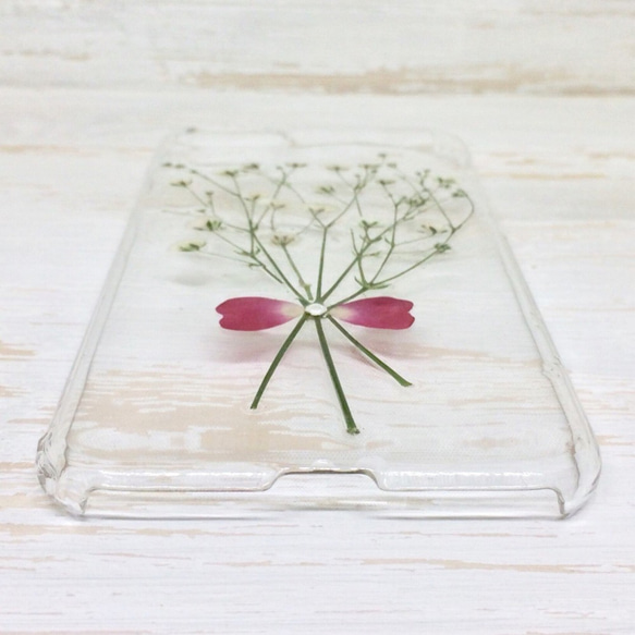 【送料無料】押し花iPhoneケース＊かすみ草とバラのリボンブーケ＊綺麗で可愛い本物のお花のハンドメイドスマホケース 3枚目の画像