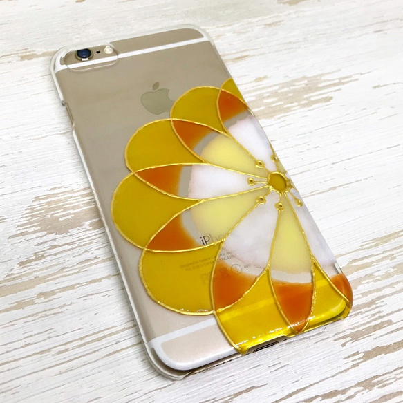 【送料無料】色彩が綺麗な大きな花のステンドグラス風iPhoneケース＊イエロー＊オレンジ＊ホワイト＊フラワースマホケース 3枚目の画像