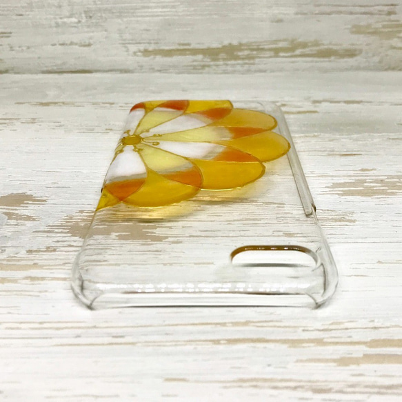 【送料無料】色彩が綺麗な大きな花のステンドグラス風iPhoneケース＊イエロー＊オレンジ＊ホワイト＊フラワースマホケース 5枚目の画像