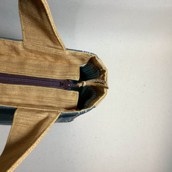 トートバッグ　ファスナー付　ブルーとマスタード色の帯地（古布） 6枚目の画像