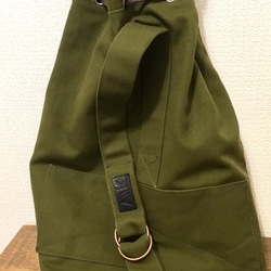 A//K tubular travel bag #1dark green:ワンショルダーバッグ 5枚目の画像