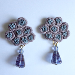 刺繍ピアス　花瓶シリーズ　桃と紫 2枚目の画像