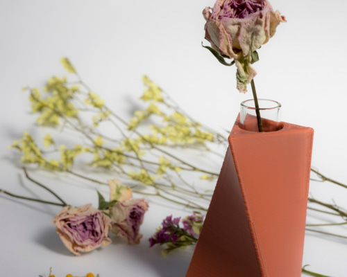 一輪挿し -tri- レンガ色 一輪挿し・花瓶・花器 3D Creations