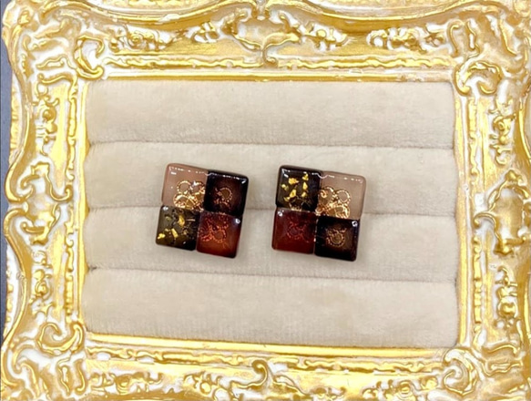 大人可愛い四角のチョコレートピアス 2枚目の画像