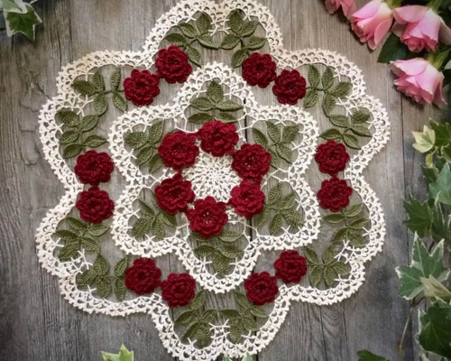 ドイリー1137❤️大輪薔薇とアネモネの華麗なドイリー✨特大73×42㎝ ドイリー1137❤️大輪薔薇とアネモネの華麗なドイリー✨特大73×42㎝