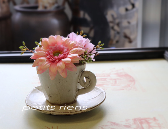 【petits riensフラワーギフト・PKガーベラ×桜】「ベイクドチーズケーキ」選べる8色アソートセット 3枚目の画像