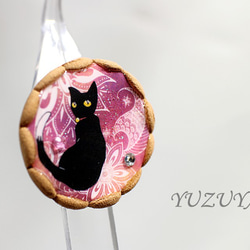 黒猫のブローチ◎メヘンディ【ペイズリー】 3枚目の画像