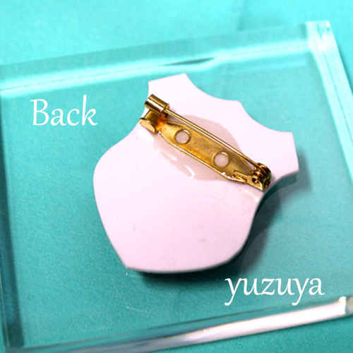 エンブレム風ピンバッチ◎黒猫と月桂樹 ブローチ 柚子 通販 9701679