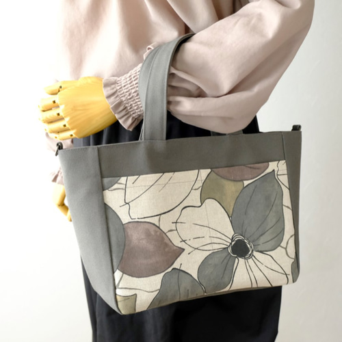 ♡専用♡  ふりるバッグ　縦型バッグ　ショルダー紐　ハンドメイド ♡専用♡ ふりるバッグ 縦型バッグ ショルダー紐 ハンドメイド