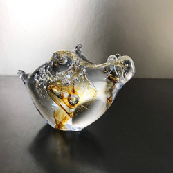 干支「亥」ガラス製 アンバー 金箔入り サンプル品 1枚目の画像