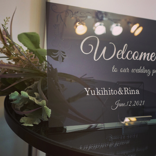 アクリルウェルカムボード（グレースモーク/シルバー/A4）カッコイイ