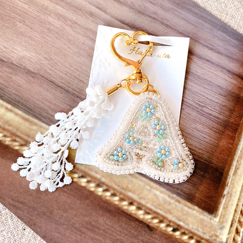 ビーズ刺繍イニシャルバックチャームA【受注販売】 その他 ビーズ刺繍イニシャルバックチャームA【受注販売】 その他