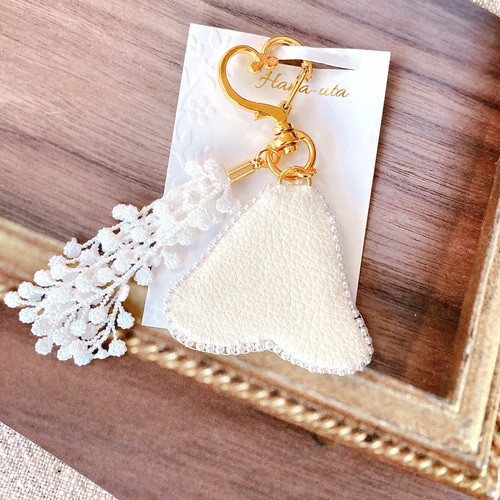 ビーズ刺繍イニシャルバックチャームA【受注販売】 その他 ビーズ刺繍イニシャルバックチャームA【受注販売】 その他