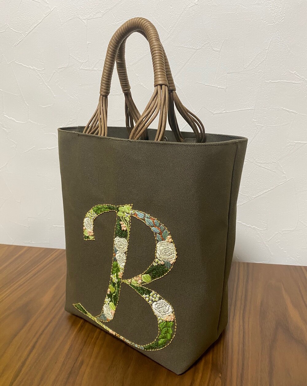 たっぷり収納　刺繍2wayトートバッグ　『Ｂ』