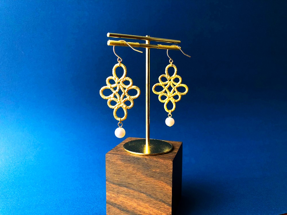 花菱　ピアス　絹糸レース　K10