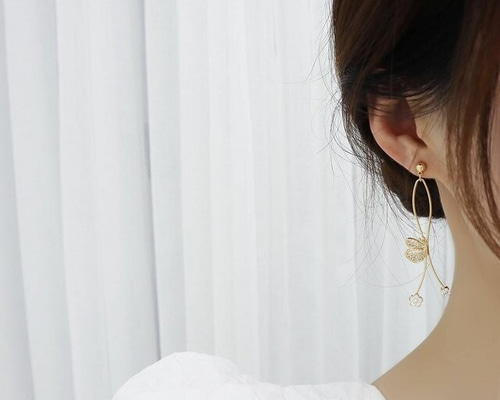 2Way】クリアレジン×ドライフラワーのゆらゆらピアス | Signet