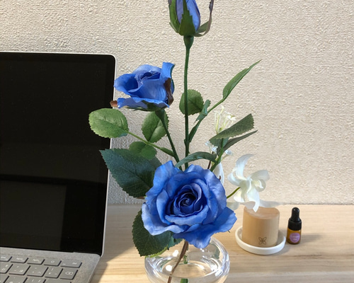 お庭のお花を生けました♡ブルーローズ♡お水のいらないマジカル