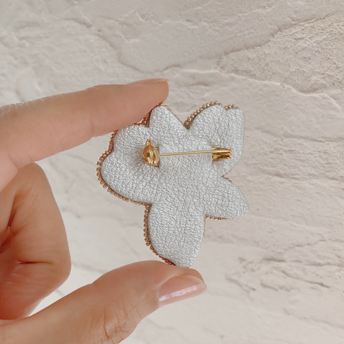 【あい】オートクチュールビーズ刺繡　ロケットブローチ、虹ブローチ 0_04b1649a4752dd8490e352613973