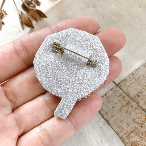 オートクチュールビーズ刺繍ブローチ ハスの実 ブローチ So do I
