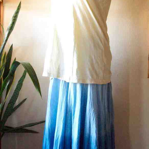 藍染めふんわりグラデーションロングスカート/裾絞り染め タイト  