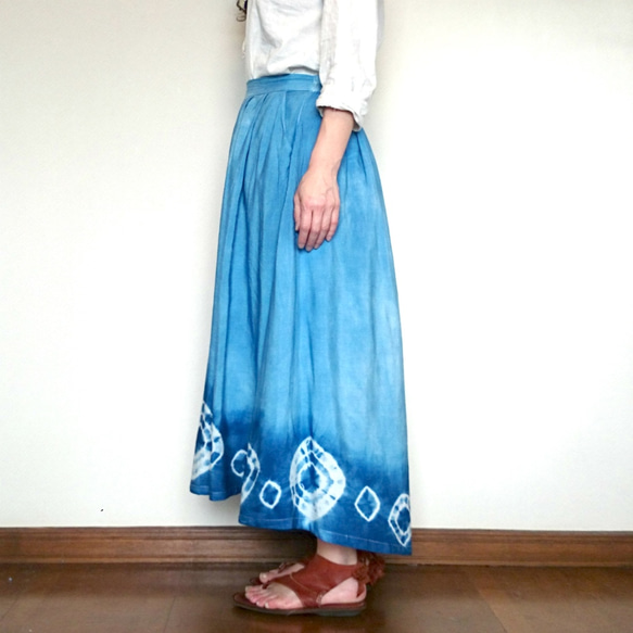 藍染め麻混フィッシュテールロングスカート/水紋 2枚目の画像