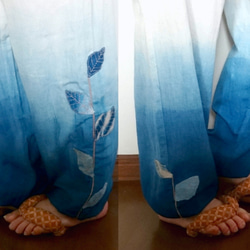 【送料無料】藍染めグラデーションゆったりパンツ/葉っぱの手刺繍 5枚目の画像