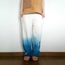 【送料無料】藍染めグラデーションゆったりパンツ/葉っぱの手刺繍 8枚目の画像
