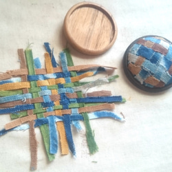 染布織の木枠ブローチ/ダークブラウン/丸 8枚目の画像