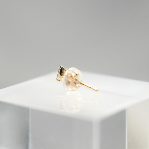 e.m.イーエム　ミスティッククォーツの一粒ピアス　片耳　SILVER OV】K10YG ペアシェイプダイヤ1粒 ピアス /＊片耳用 ピアス