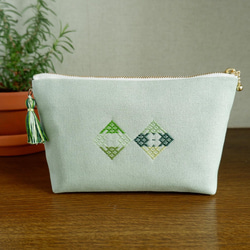 【重-KASANE-】緑ノ重　ふっくらポーチ【こぎん刺し×ハーダンガー刺繍】 3枚目の画像