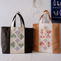 【秋冬バッグ】和洋刺繍のトートバッグ＊Mサイズ＊和風＊ウール素材＊オレンジベージュ【ハーダンガー刺繍×こぎん刺し】 9枚目の画像