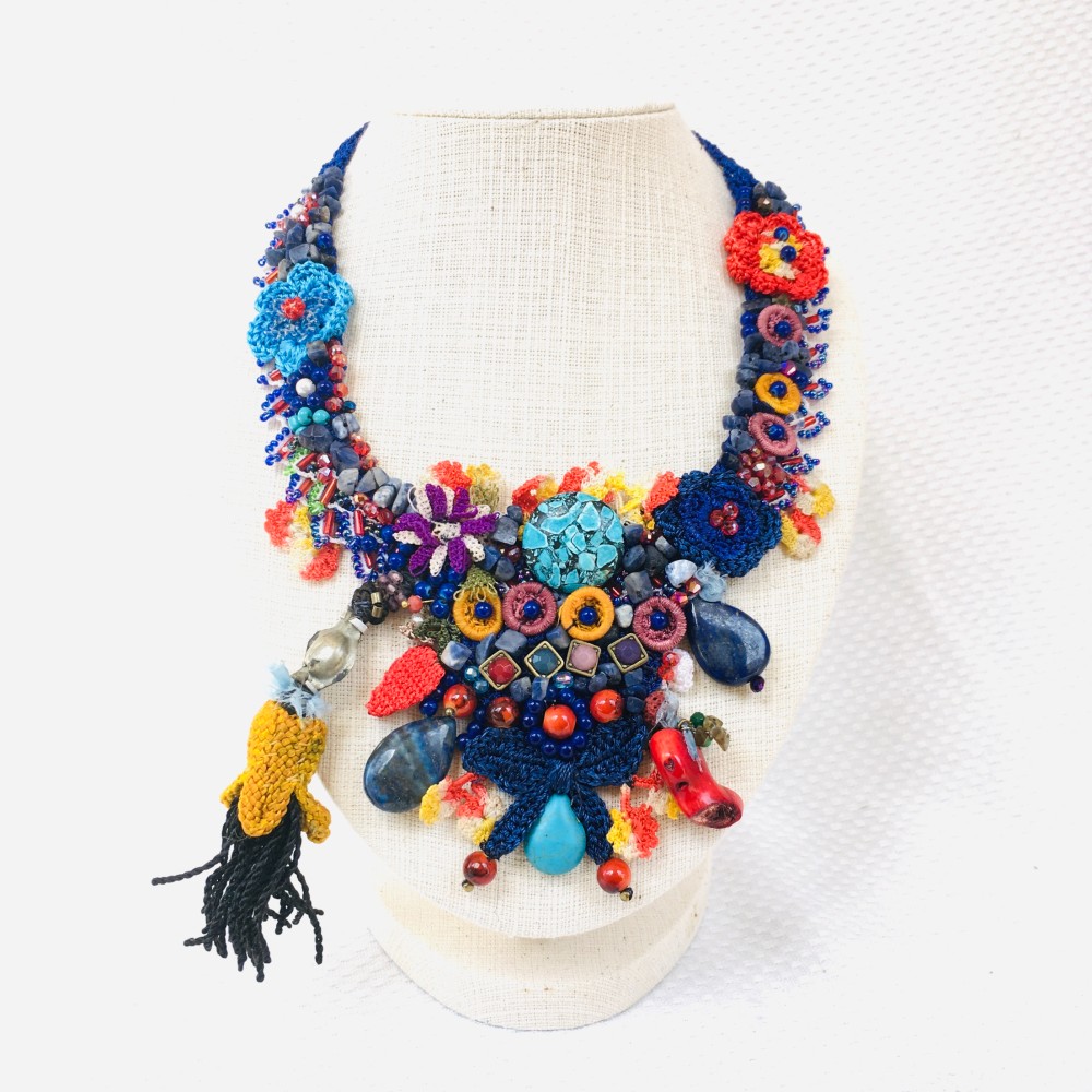 遊び心いっぱいビーズとトルコ石がふんだんに超ゴージャス＊ 地中海色がお顔をキラキラ華やいだ印象に　オヤネックレス 72